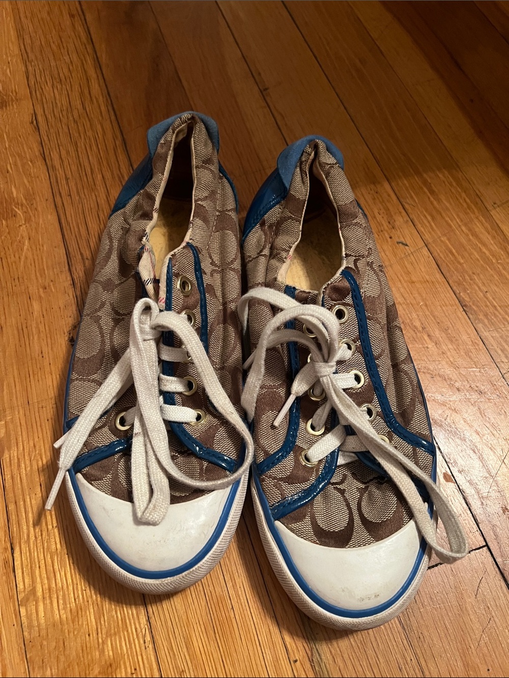 Vintage women’s coach canvas sneakers
